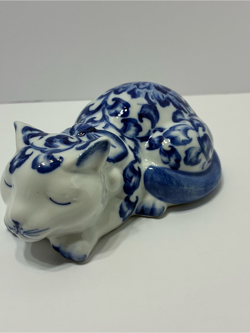 Andrea Sadek Blue Ware Sleeping Cat Figurine Ceramic Thailand 6” Collectible